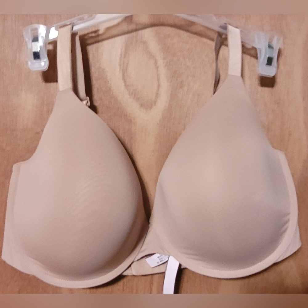 Victoria's Secret t-shirt lightly lined demi